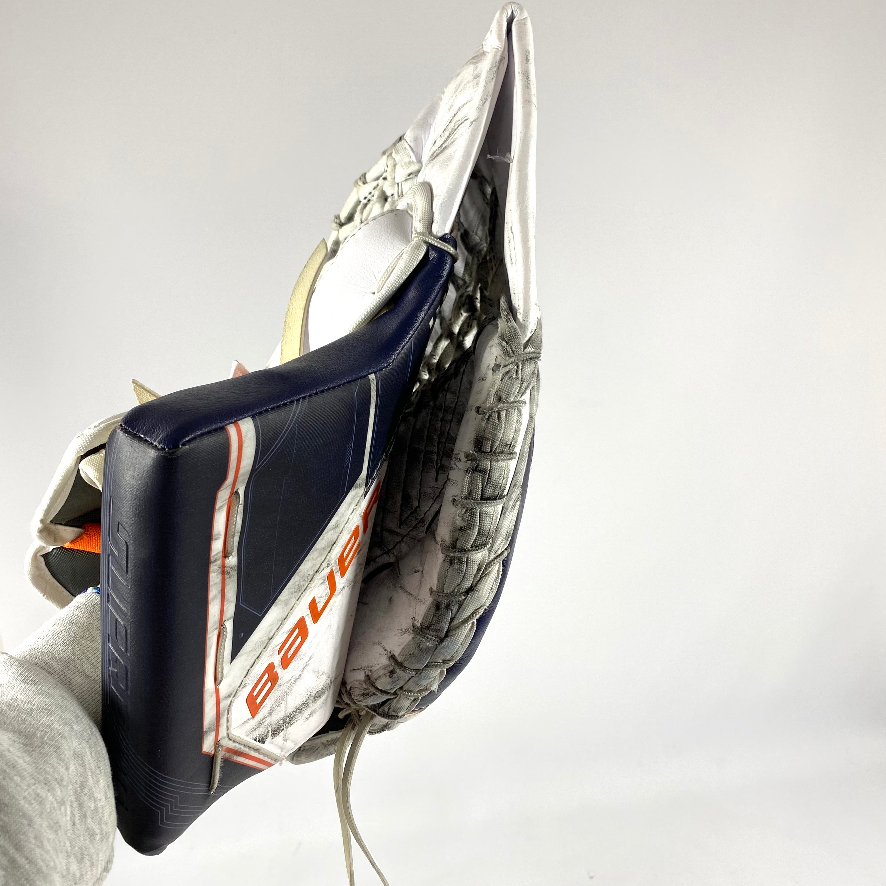 Bauer Supreme Mach - Gant de gardien de but Pro Stock d'occasion (blanc/orange/bleu marine)